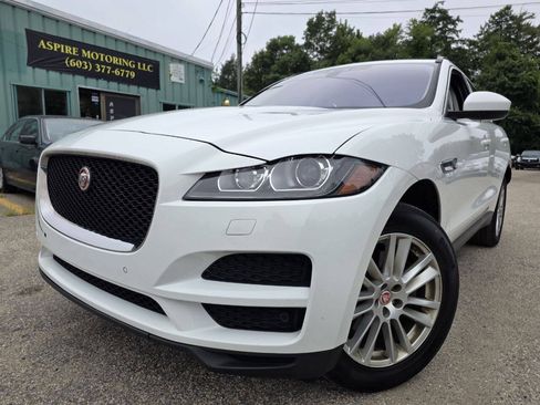 Used 2017 Jaguar F-PACE Prestige AWD/4WD image 2