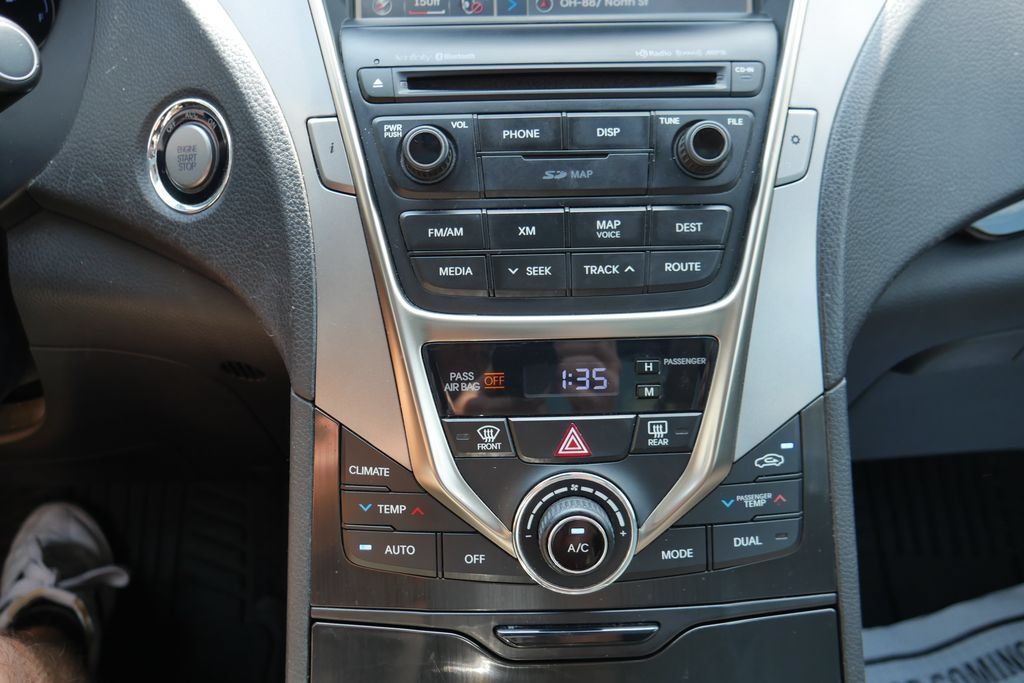Used 2014 Hyundai Azera Limited w/ Option Group 02 FWD image 10