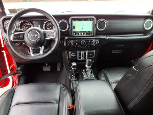 Used 2018 Jeep Wrangler Unlimited Sahara image 12