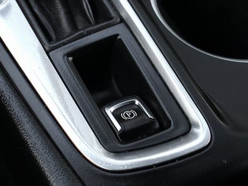 Used 2022 Chevrolet Equinox LT w/ Driver Convenience Package image 31