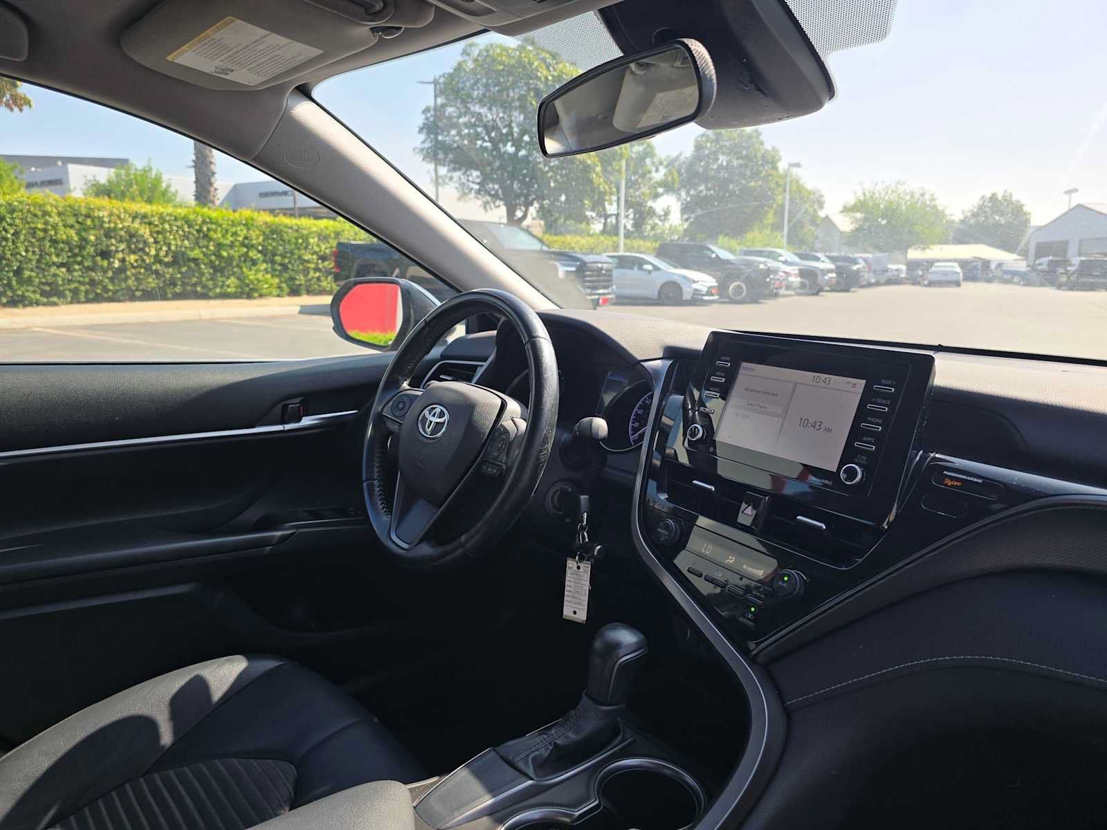 Used 2021 Toyota Camry SE FWD image 11