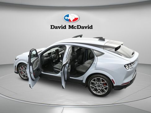 Used 2025 Ford Mustang Mach-E GT image 6