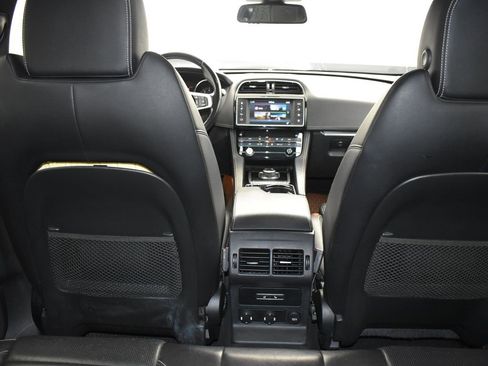Used 2017 Jaguar F-PACE S image 17