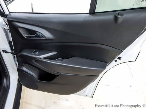 Used 2025 Chevrolet Trax ACTIV w/ Sunroof Package FWD image 29