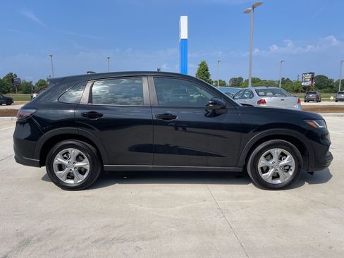 Used 2025 Honda HR-V LX image 4