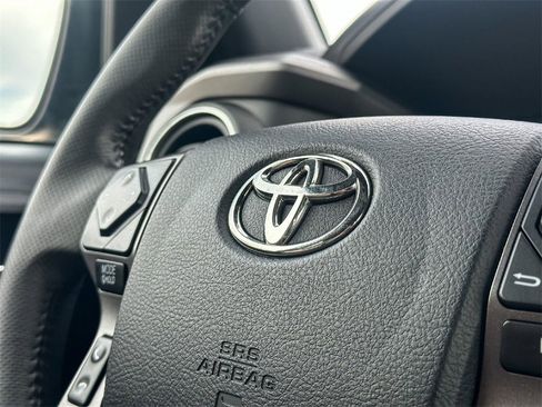 Used 2019 Toyota Tacoma TRD Off-Road image 29