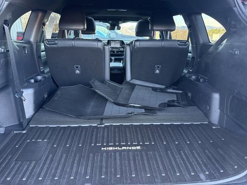 Used 2021 Toyota Highlander XSE image 27