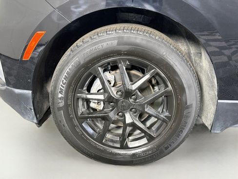 Used 2022 Chevrolet Equinox LT FWD image 38