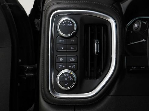 Used 2021 GMC Sierra 3500 Denali w/ Denali Ultimate Package AWD/4WD image 34