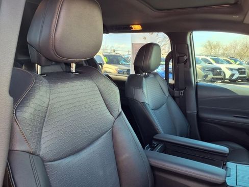 Used 2024 Toyota Sienna XLE Woodland Edition image 23