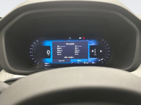 Used 2025 Volvo XC60 B5 Plus AWD/4WD image 9