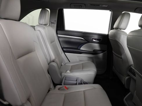 Used 2019 Toyota Highlander Limited Platinum AWD/4WD image 27