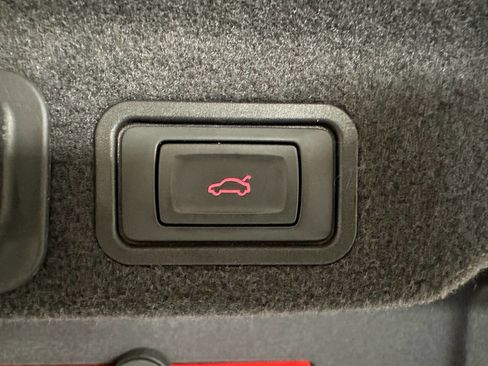 Used 2014 Audi A8 L 3.0T image 27