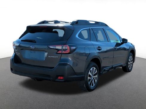 Used 2023 Subaru Outback Premium image 6