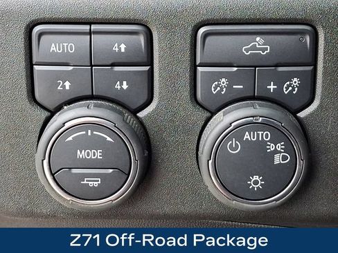Used 2025 Chevrolet Silverado 1500 LT AWD/4WD image 9