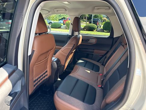 Used 2025 Ford Bronco Sport Outer Banks w/ Outer Banks Tech Package+ AWD/4WD image 9
