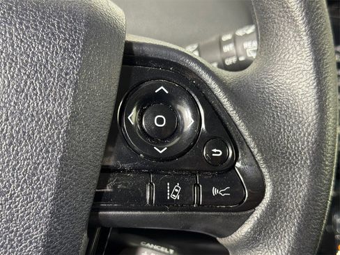 Used 2022 Toyota Prius LE image 25