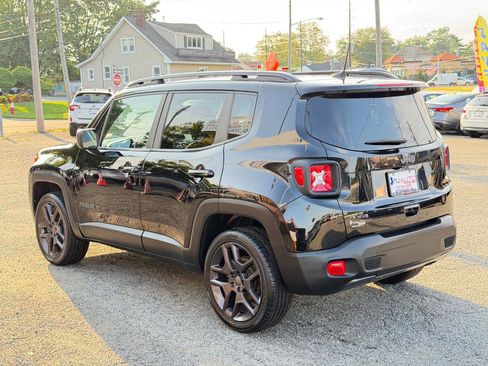 Used 2021 Jeep Renegade Latitude AWD/4WD image 6