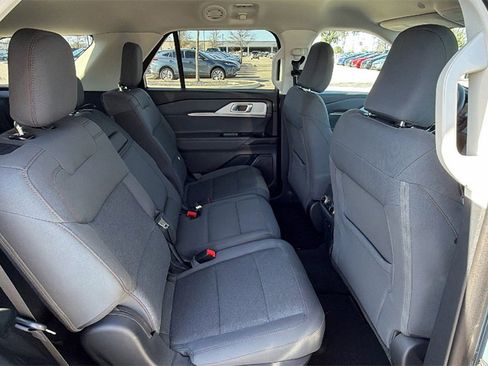 Used 2025 Ford Explorer Active image 44