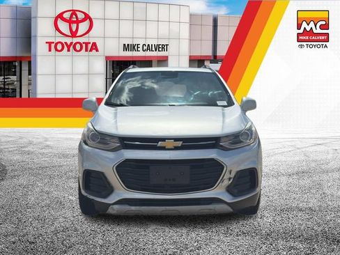 Used 2019 Chevrolet Trax LT w/ LT Convenience Package FWD image 8