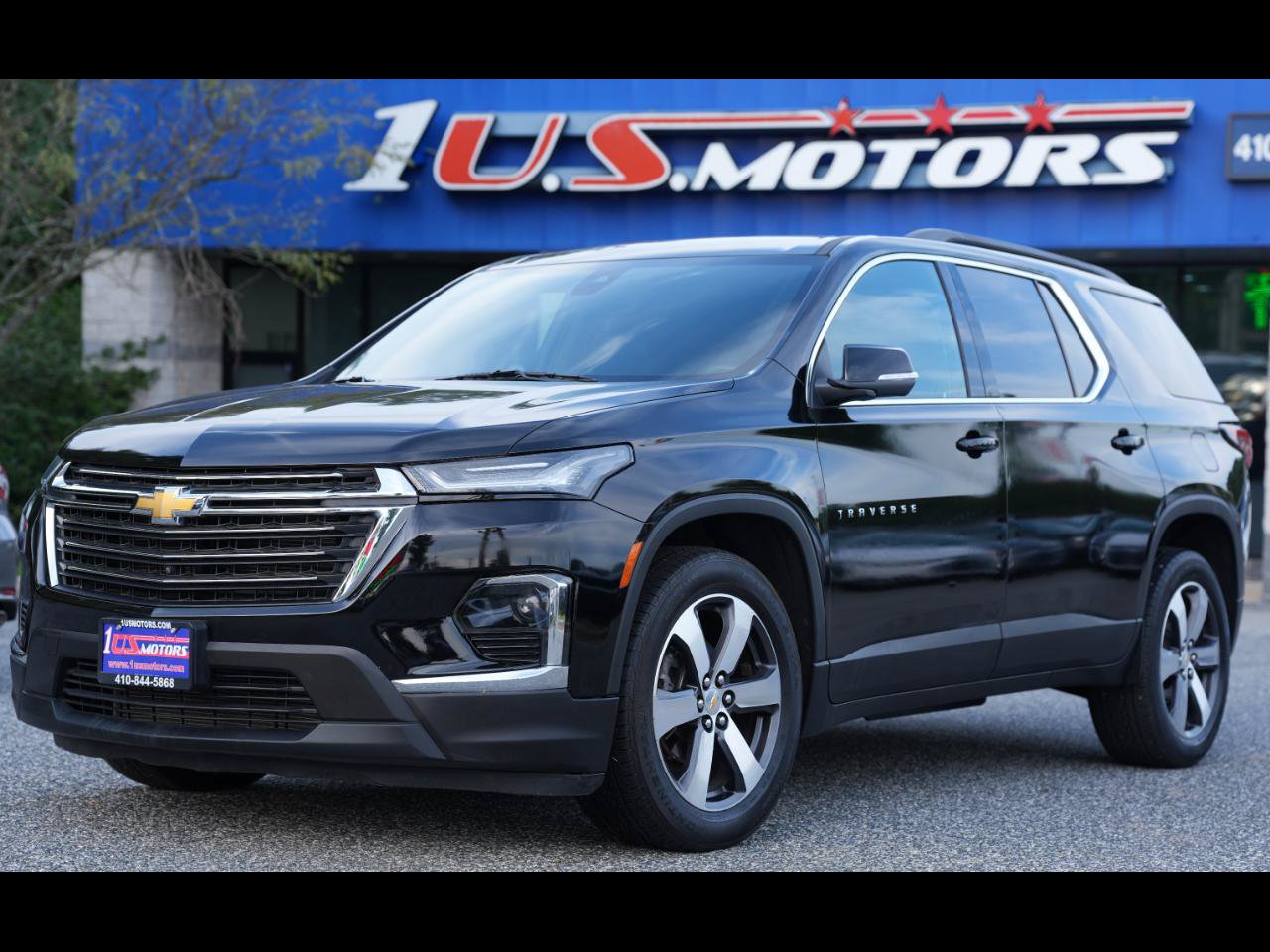 Used 2023 Chevrolet Traverse LT w/ LT Premium Package AWD/4WD image 1