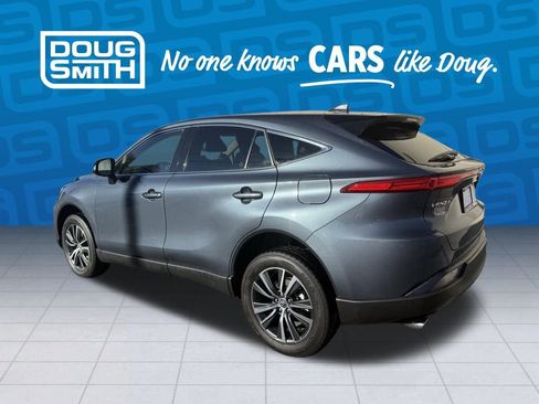 Used 2024 Toyota Venza LE image 2