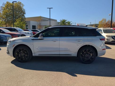 New 2026 Lincoln Corsair Premiere image 6