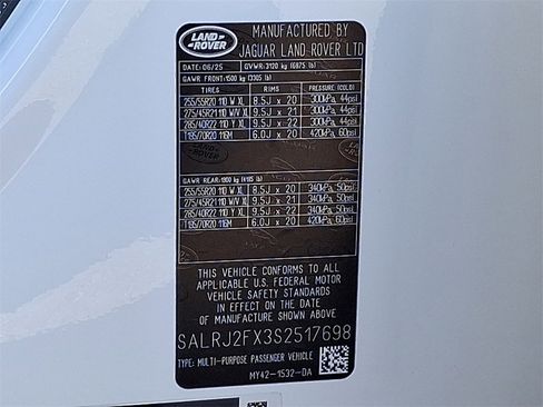 New 2025 Land Rover Discovery S image 20