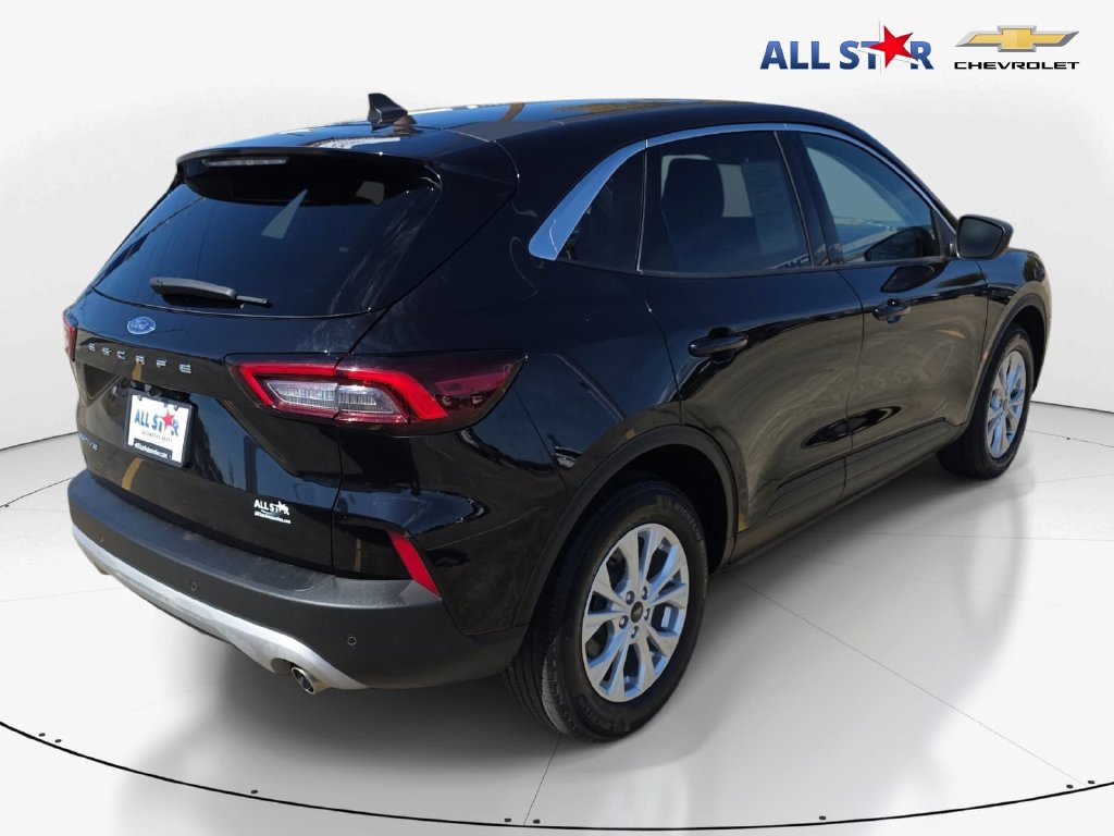 Used 2024 Ford Escape Active w/ Cold Weather Package FWD image 3