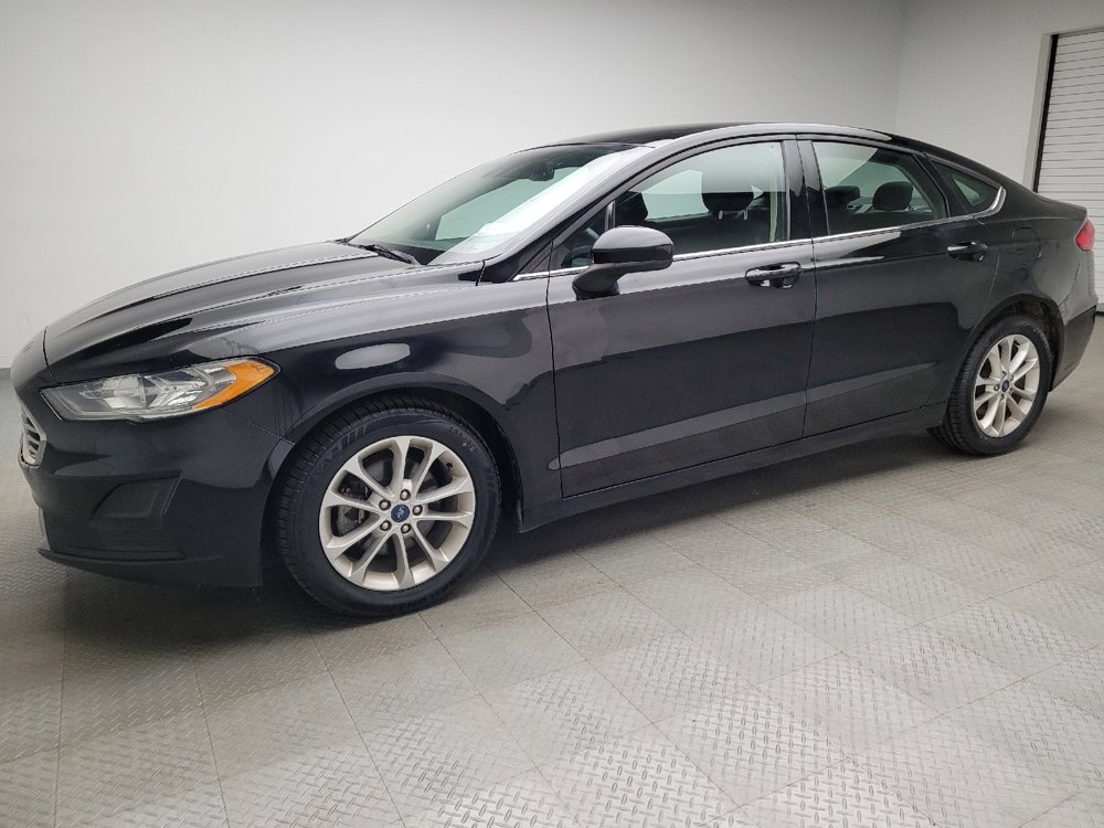Used 2020 Ford Fusion SE FWD image 2