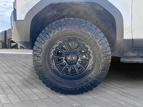 Used 2025 Toyota Land Cruiser image 9