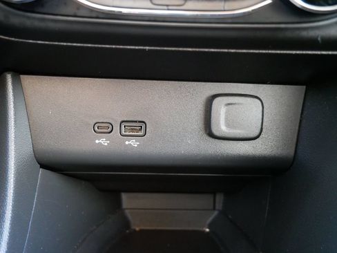 Used 2024 Buick Encore GX Preferred AWD/4WD image 23