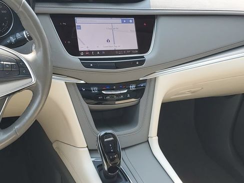 Certified 2023 Cadillac XT5 Premium Luxury w/ LPO, Floor Liner Package AWD/4WD image 31