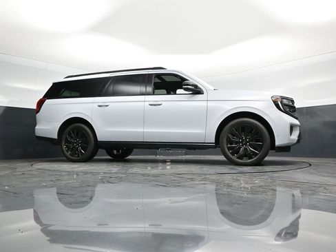 Used 2025 Ford Expedition Max Platinum w/ Stealth Appearance Package image 50