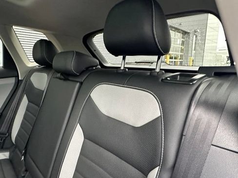 Certified 2023 Volkswagen Taos SEL AWD/4WD image 28