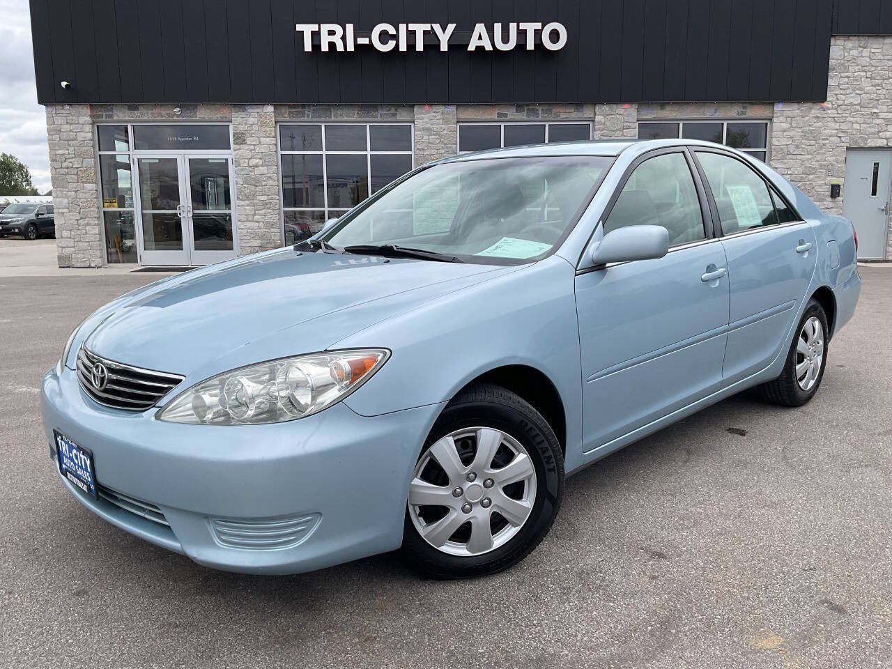 Used 2005 Toyota Camry FWD image 1