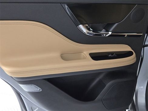 Certified 2023 Lincoln Corsair Reserve w/ Equipment Group 201A image 18