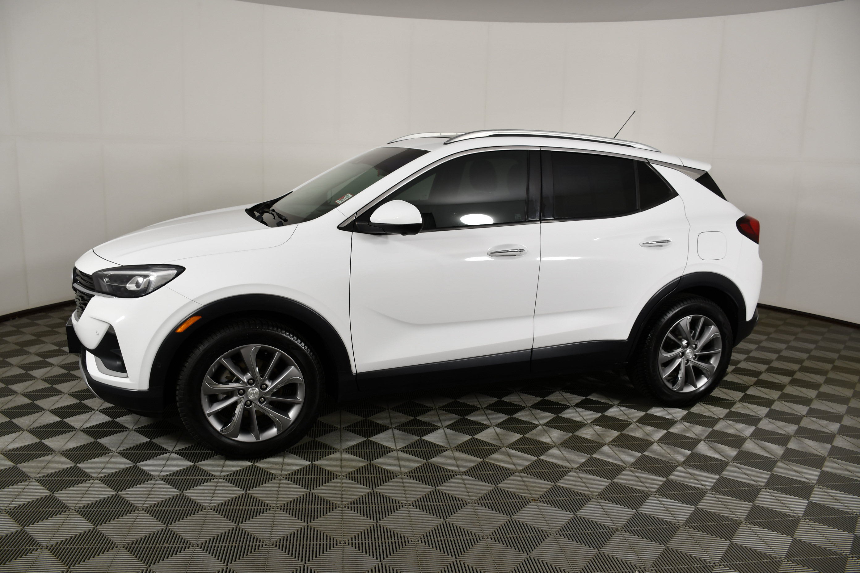 Used 2022 Buick Encore GX Essence w/ Advanced Technology Package FWD image 9