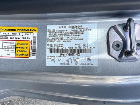 Used 2021 Ford Mustang EcoBoost image 32