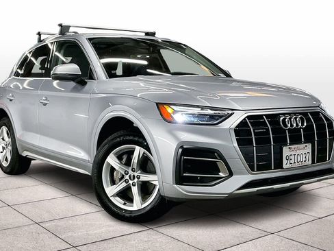 Used 2023 Audi Q5 2.0T Premium w/ Convenience Package image 2