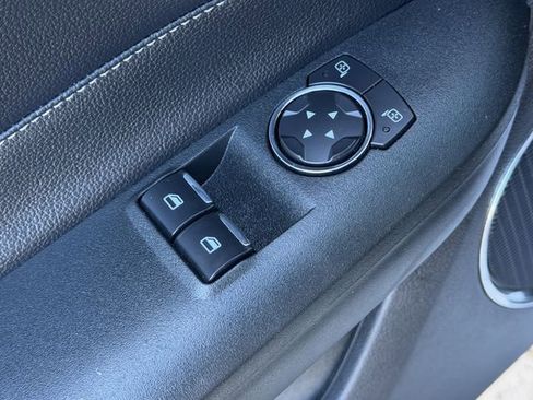 Used 2017 Ford Mustang Premium image 22