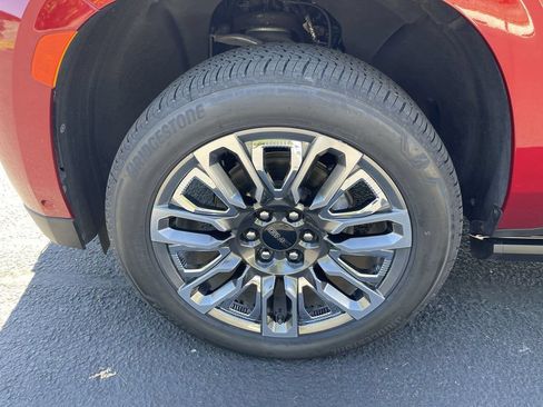 Used 2023 GMC Yukon XL Denali Ultimate AWD/4WD image 34
