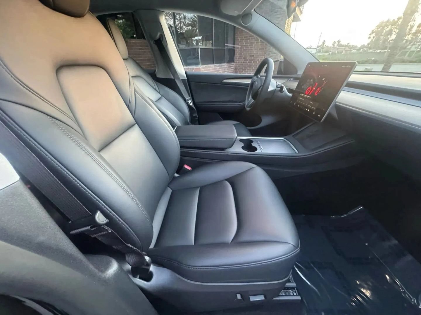 Used 2024 Tesla Model Y Long Range AWD/4WD image 11