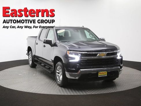 Used 2022 Chevrolet Silverado 1500 LT AWD/4WD image 50