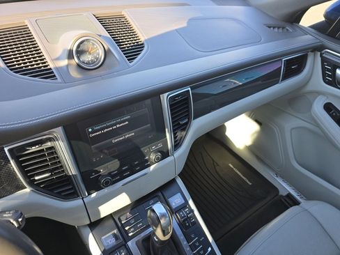 Used 2017 Porsche Macan S image 36