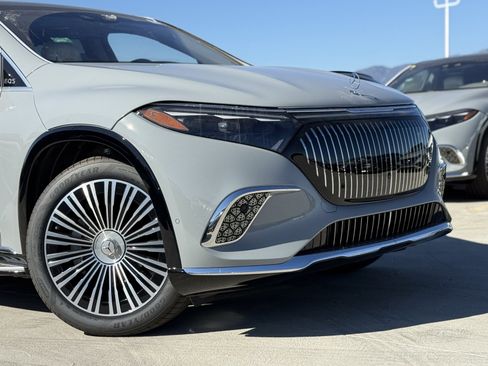 New 2025 Mercedes-Benz Maybach EQS 680 4MATIC image 3