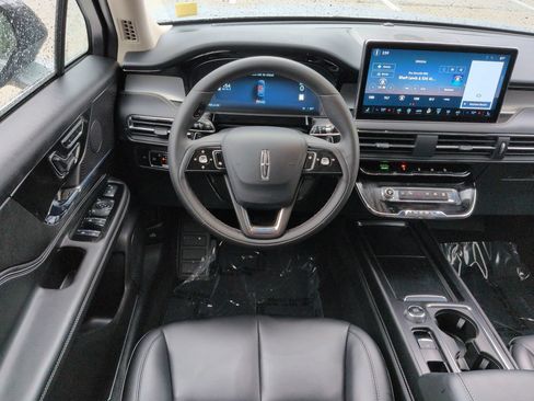 Certified 2024 Lincoln Corsair FWD image 16
