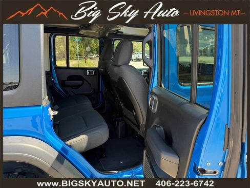 Used 2024 Jeep Wrangler Unlimited Rubicon AWD/4WD image 21
