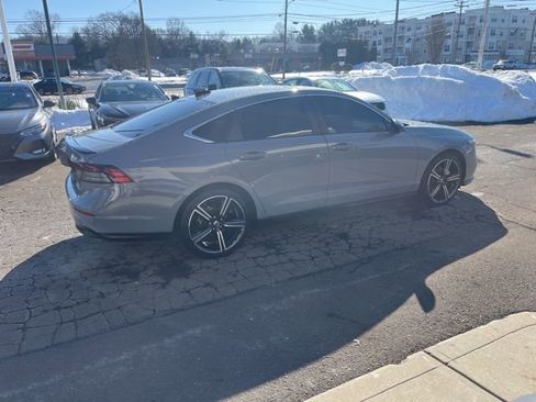 Used 2025 Honda Accord Sport image 21