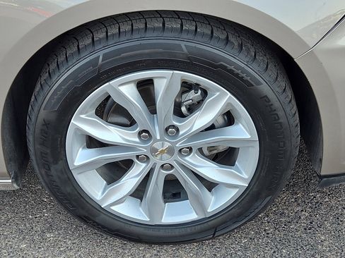 Used 2025 Chevrolet Malibu LT FWD image 7